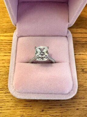 NEW 14k White Gold-Plated 4 Carat Ring, size 6.5